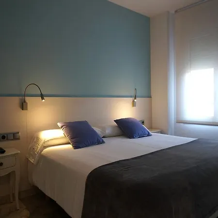 Llevant I Ponent Apartment